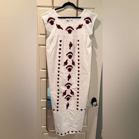 Never A Wallflower Dresses & Skirts - Never a Wallflower White Linen Maxi Skirt with Burgundy Embroidery L NWT